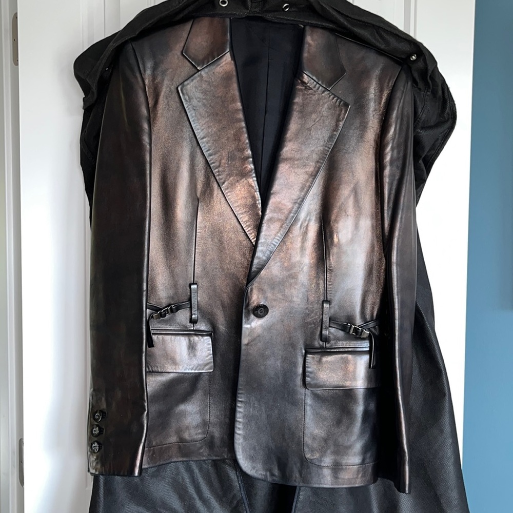 Gucci Women’s Black leather blazer